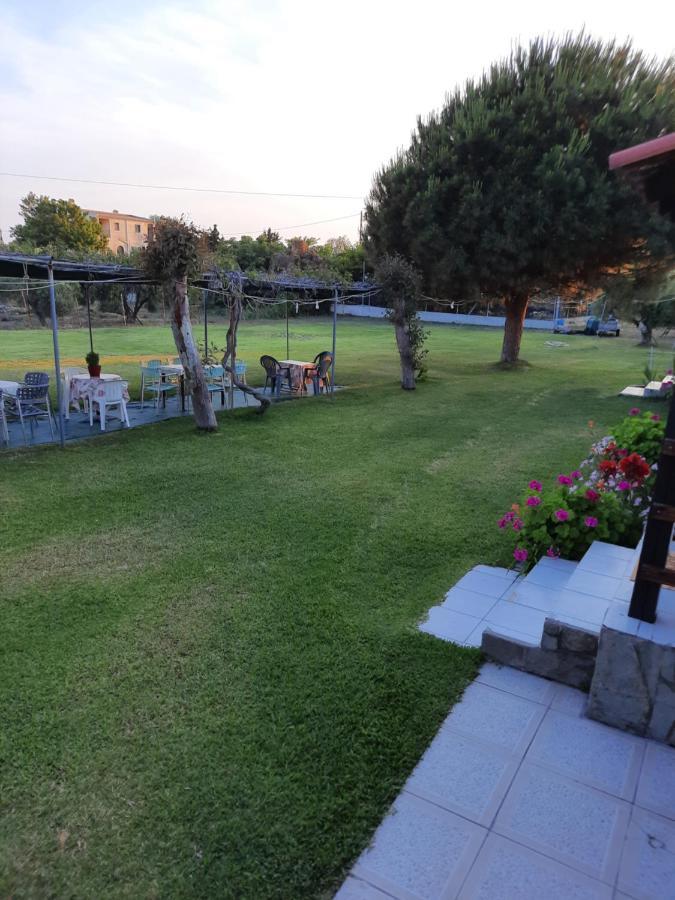 Bungalows Anestis Toroni Exterior photo