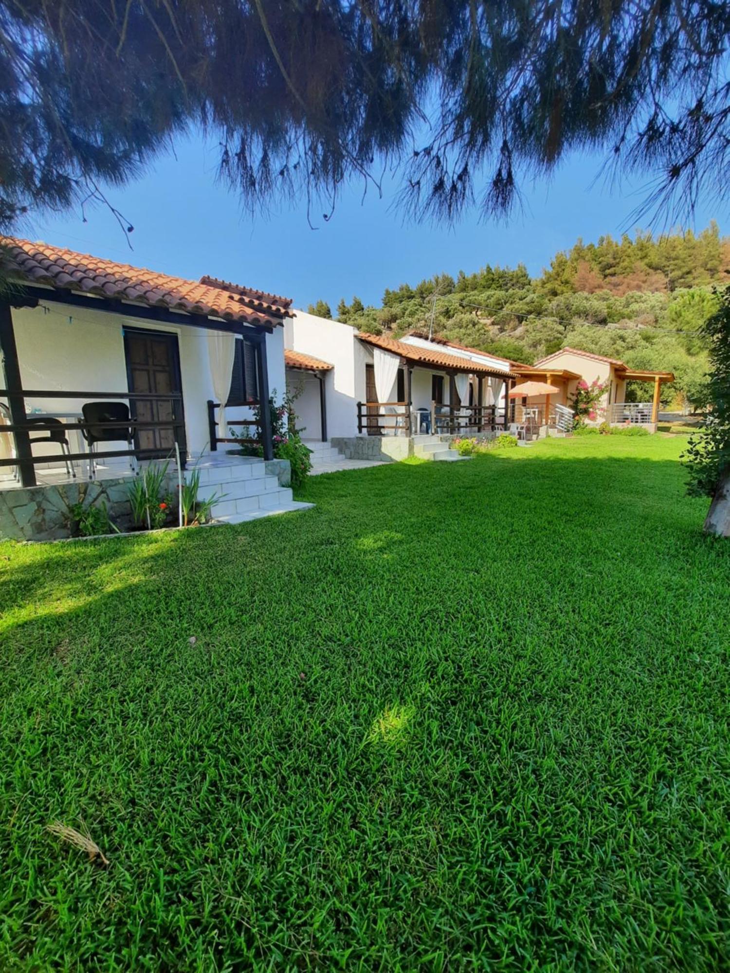 Bungalows Anestis Toroni Exterior photo
