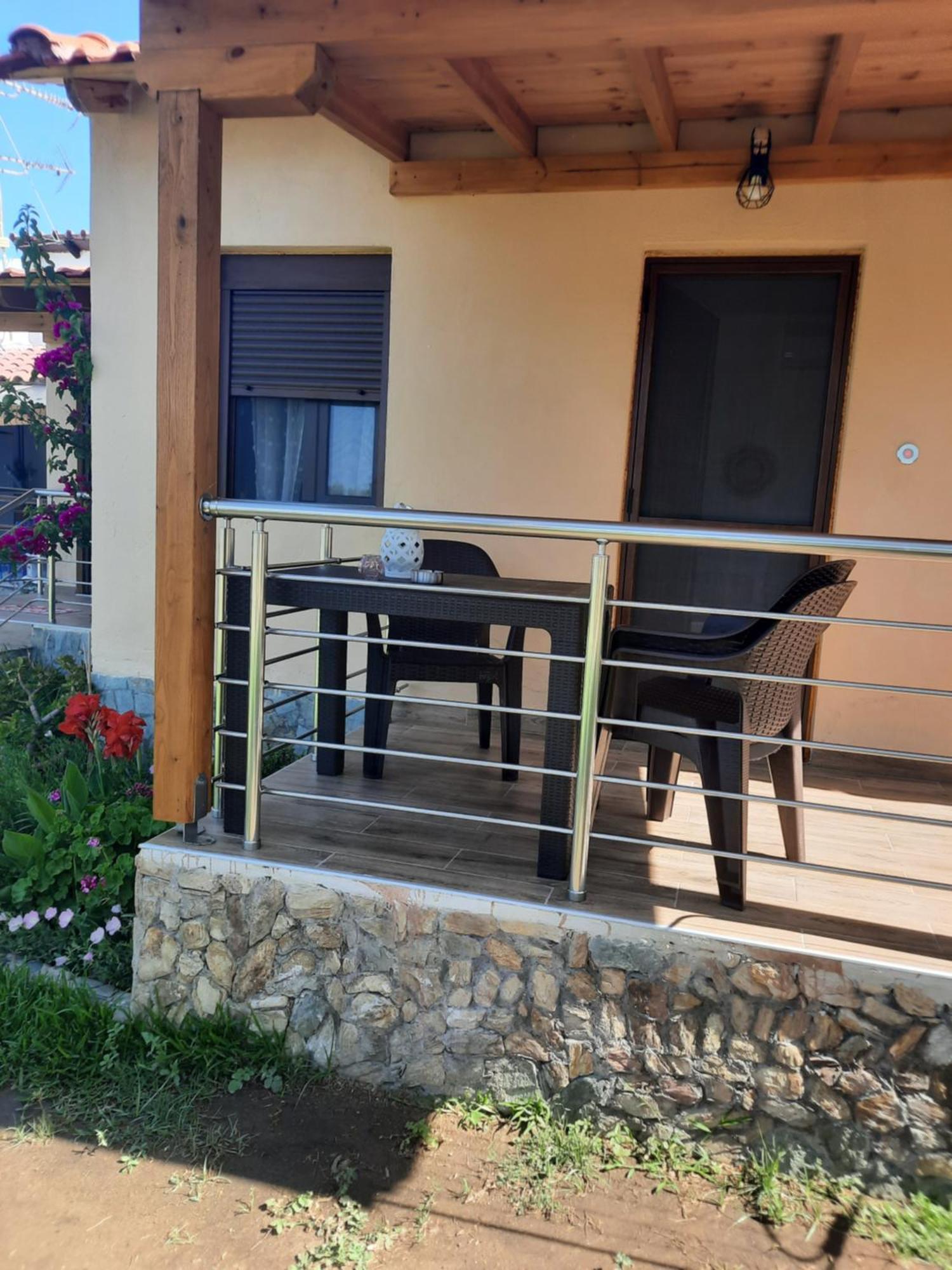 Bungalows Anestis Toroni Exterior photo