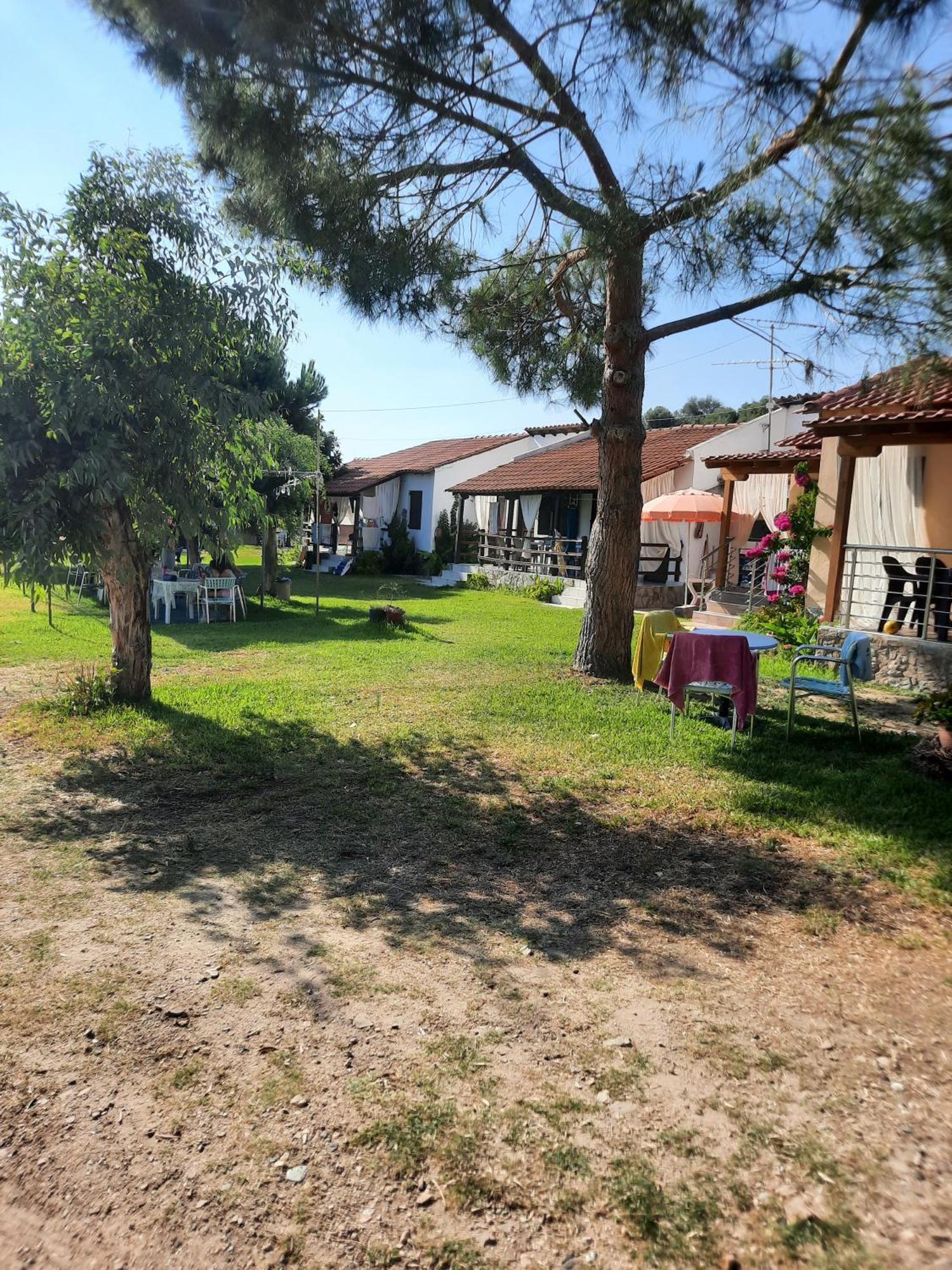 Bungalows Anestis Toroni Exterior photo